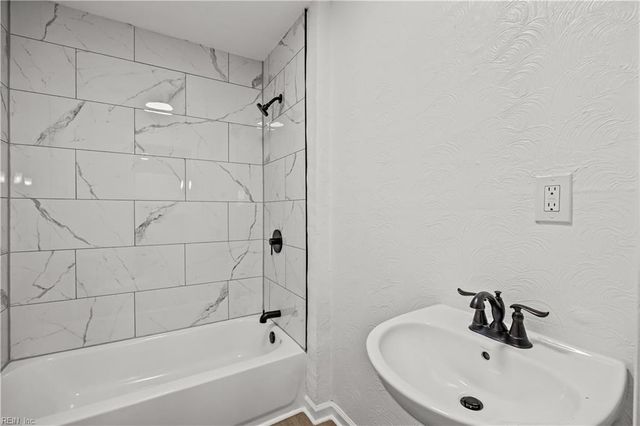 305 Pleasant ST, Suffolk, VA 23434