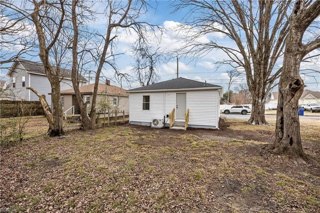 305 Pleasant ST, Suffolk, VA 23434