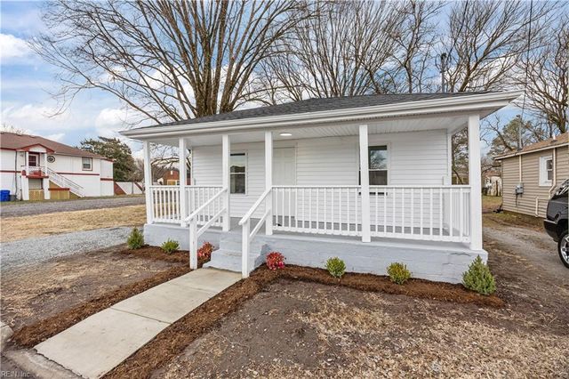 305 Pleasant ST, Suffolk, VA 23434