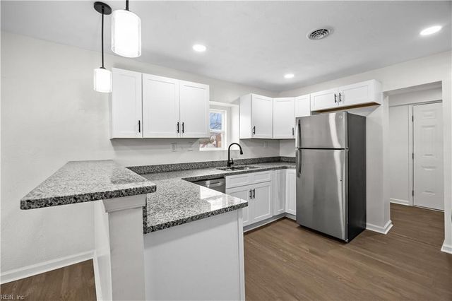 305 Pleasant ST, Suffolk, VA 23434