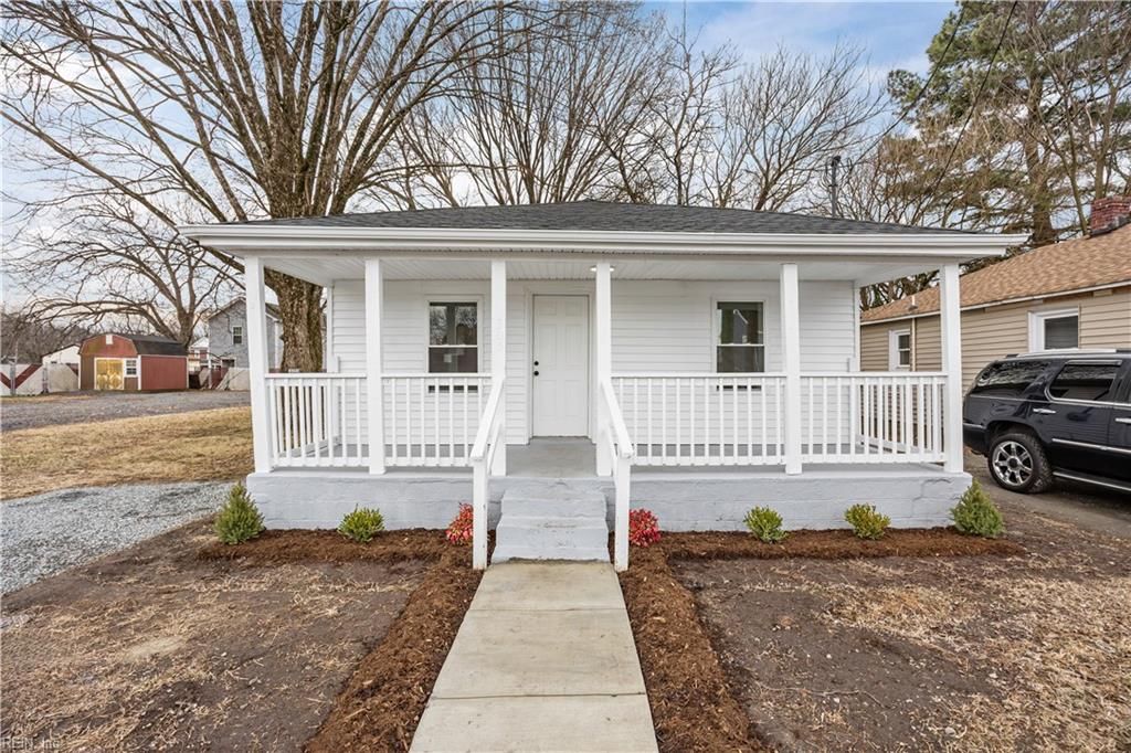 305 Pleasant ST, Suffolk, VA 23434