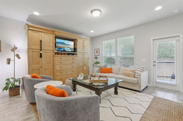 817 Olive Creek DR 70, Georgetown, TX 78633