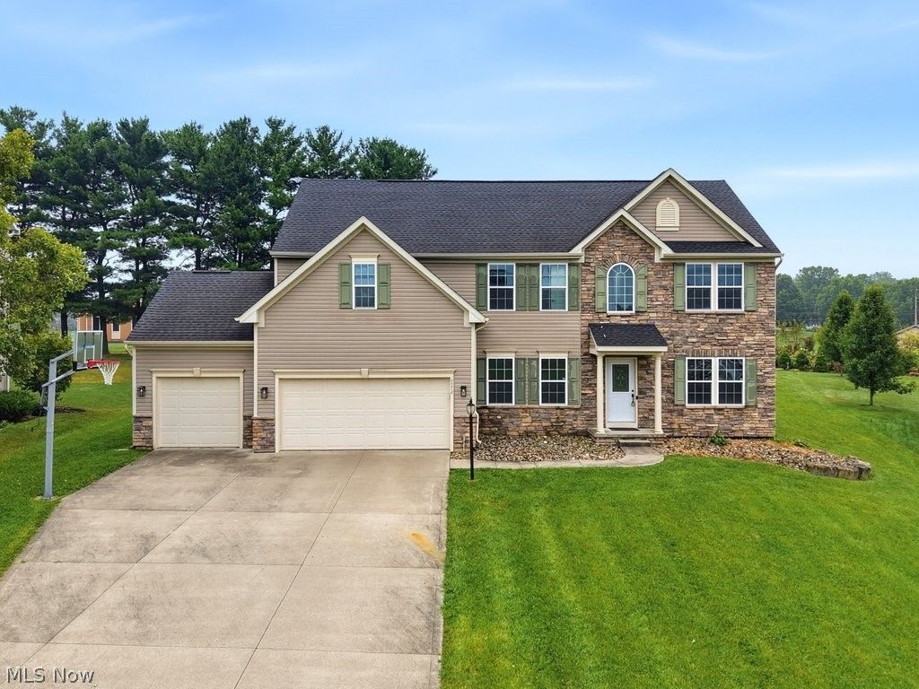 6572 Birchbark Avenue NE, Canton, OH 44721