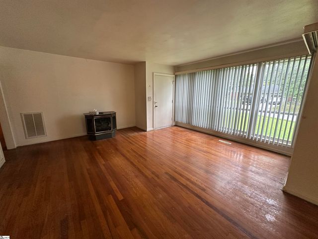9 Woodmont Circle, Greenville, SC 29605