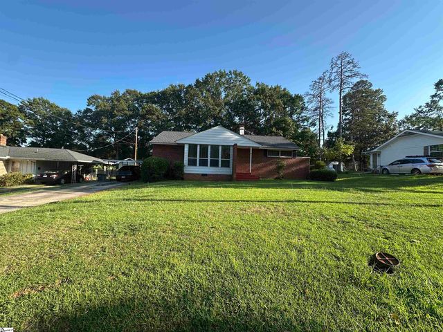 9 Woodmont Circle, Greenville, SC 29605