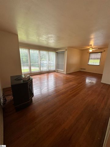 9 Woodmont Circle, Greenville, SC 29605