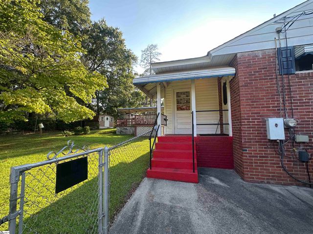 9 Woodmont Circle, Greenville, SC 29605