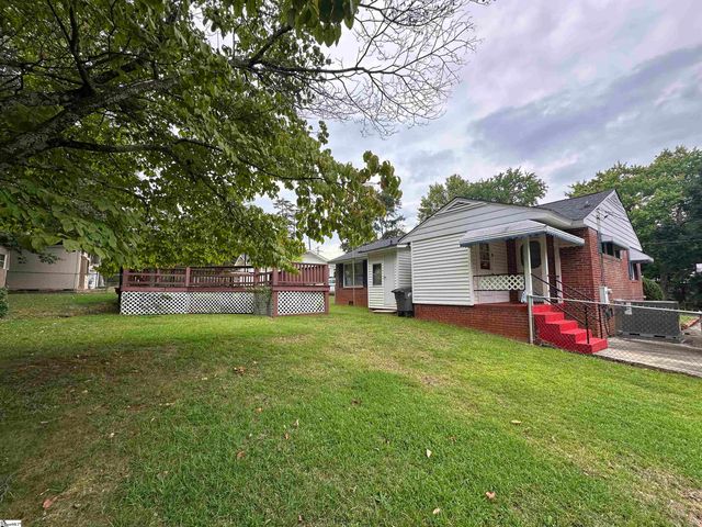 9 Woodmont Circle, Greenville, SC 29605