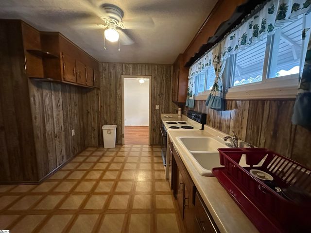 9 Woodmont Circle, Greenville, SC 29605
