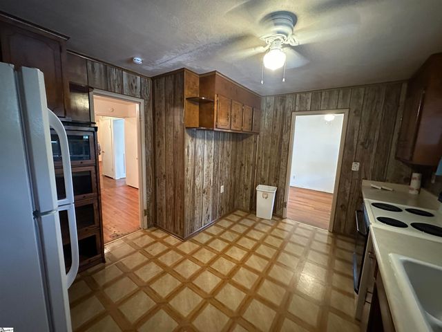 9 Woodmont Circle, Greenville, SC 29605