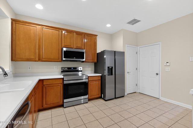 13305 STONE POND Drive, Jacksonville, FL 32224