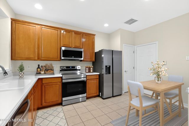 13305 STONE POND Drive, Jacksonville, FL 32224