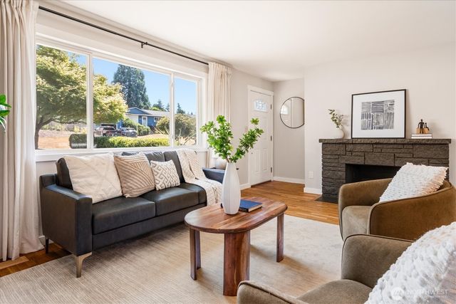 11253 145th Avenue SE, Renton, WA 98059