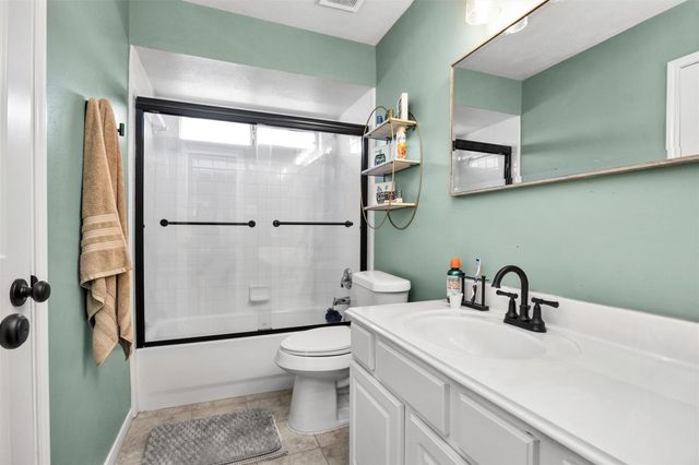 3817 Pine Lake Drive, Pearland, TX 77581