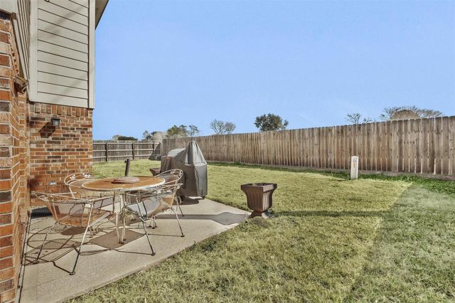 3817 Pine Lake Drive, Pearland, TX 77581