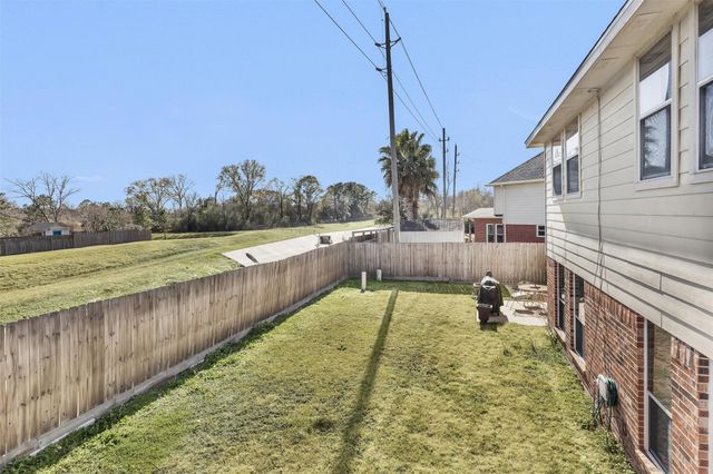 3817 Pine Lake Drive, Pearland, TX 77581