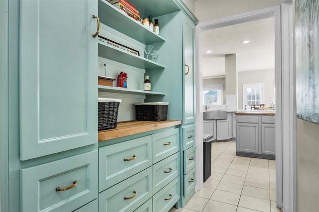 3817 Pine Lake Drive, Pearland, TX 77581