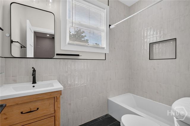 221 W Duffy Street A, Savannah, GA 31401