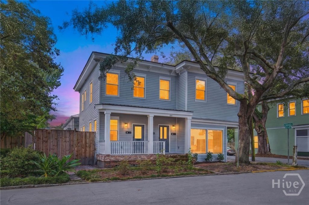 221 W Duffy Street A, Savannah, GA 31401