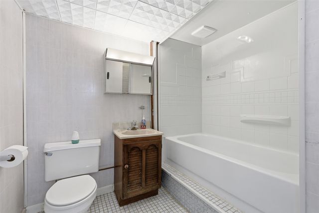 1251 18th Avenue SW, Cedar Rapids, IA 52404