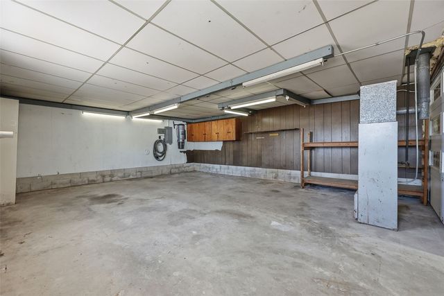 1251 18th Avenue SW, Cedar Rapids, IA 52404