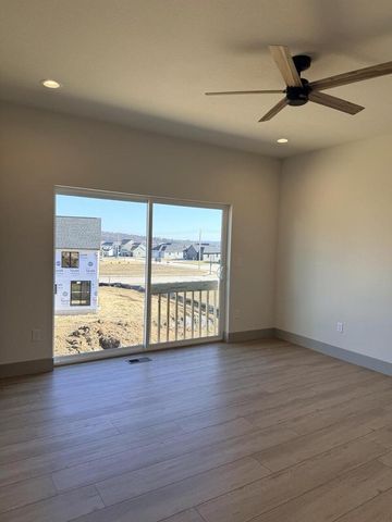 109 Olde Howell COURT, Waukesha, WI 53186