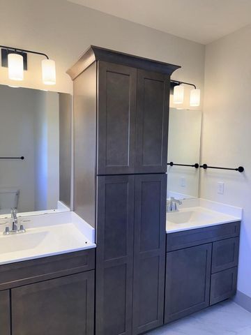 109 Olde Howell COURT, Waukesha, WI 53186