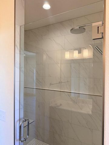 109 Olde Howell COURT, Waukesha, WI 53186