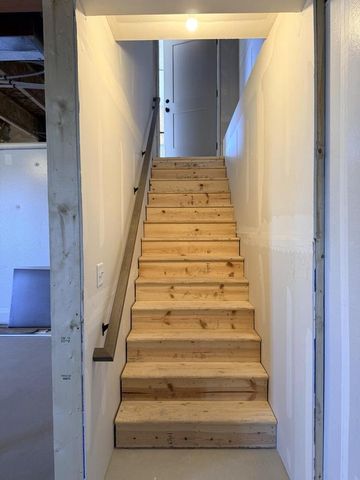 109 Olde Howell COURT, Waukesha, WI 53186