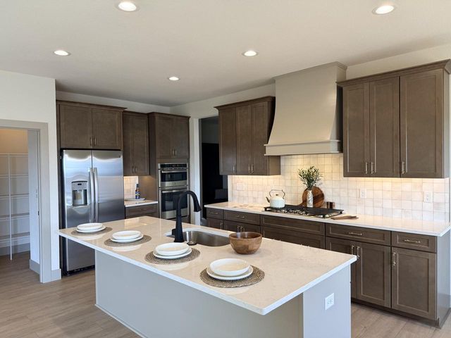 109 Olde Howell COURT, Waukesha, WI 53186