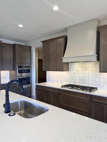 109 Olde Howell COURT, Waukesha, WI 53186