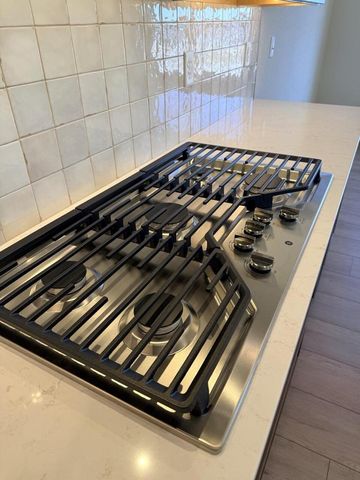 109 Olde Howell COURT, Waukesha, WI 53186