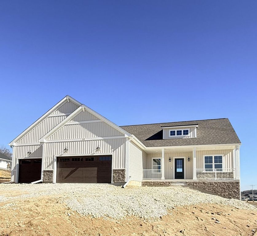 109 Olde Howell COURT, Waukesha, WI 53186