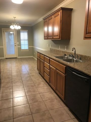 884 Oakwood Court, Centerton, AR 72719