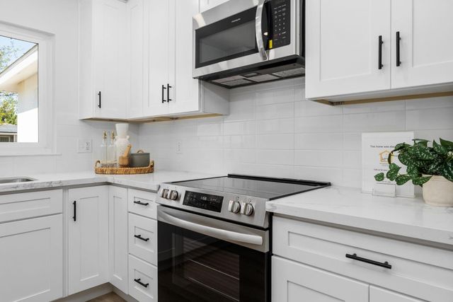 2627 Stanford Avenue, Clovis, CA 93611