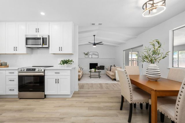 2627 Stanford Avenue, Clovis, CA 93611