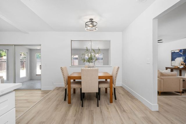 2627 Stanford Avenue, Clovis, CA 93611