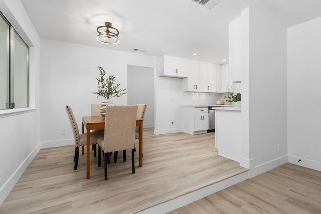 2627 Stanford Avenue, Clovis, CA 93611