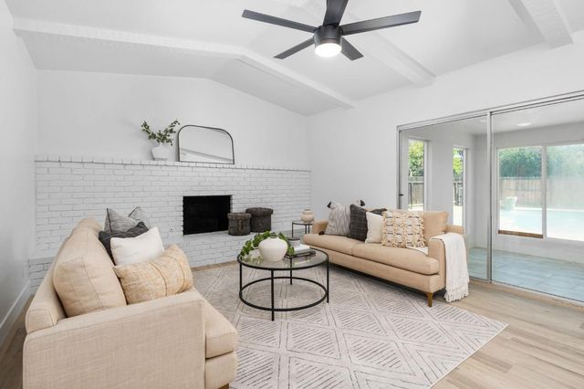 2627 Stanford Avenue, Clovis, CA 93611