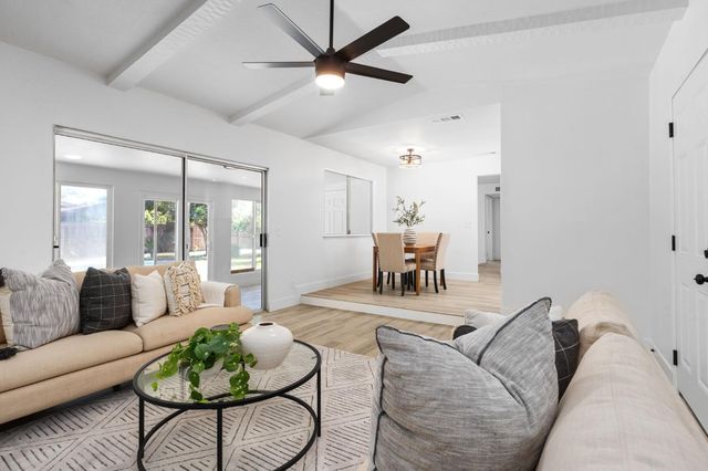 2627 Stanford Avenue, Clovis, CA 93611