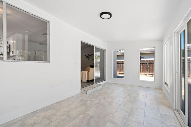 2627 Stanford Avenue, Clovis, CA 93611