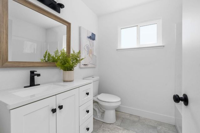 2627 Stanford Avenue, Clovis, CA 93611