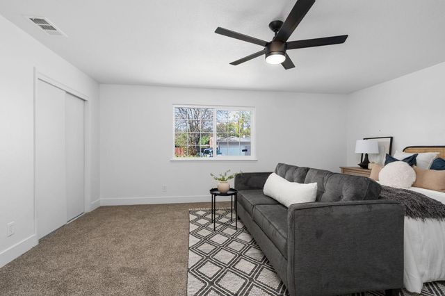 2627 Stanford Avenue, Clovis, CA 93611