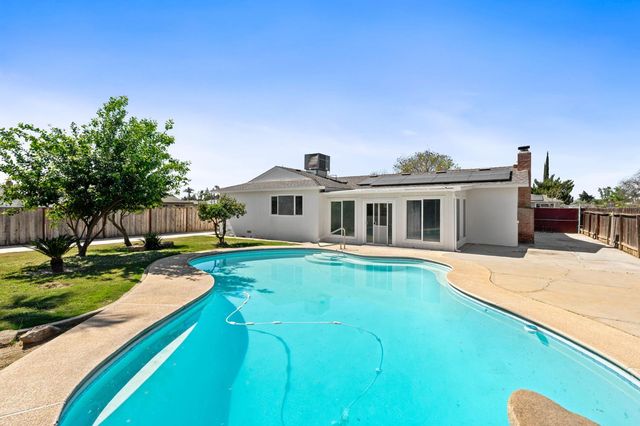 2627 Stanford Avenue, Clovis, CA 93611