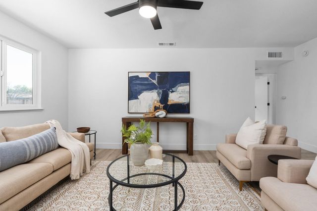 2627 Stanford Avenue, Clovis, CA 93611