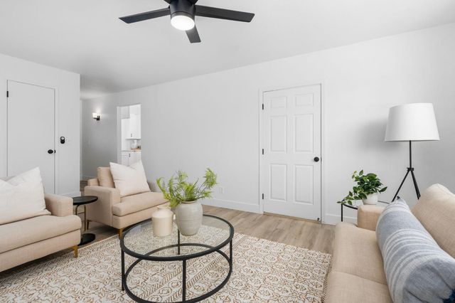 2627 Stanford Avenue, Clovis, CA 93611