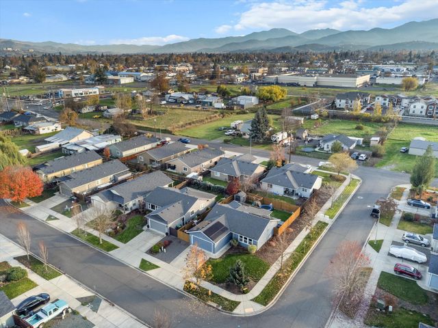 2491 Destiny Lane, Medford, OR 97501