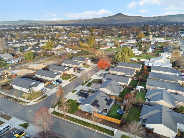 2491 Destiny Lane, Medford, OR 97501