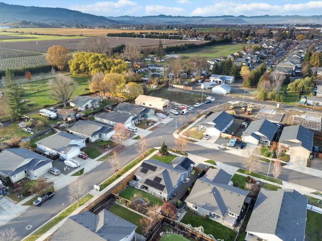 2491 Destiny Lane, Medford, OR 97501