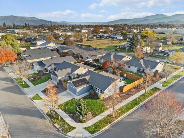 2491 Destiny Lane, Medford, OR 97501